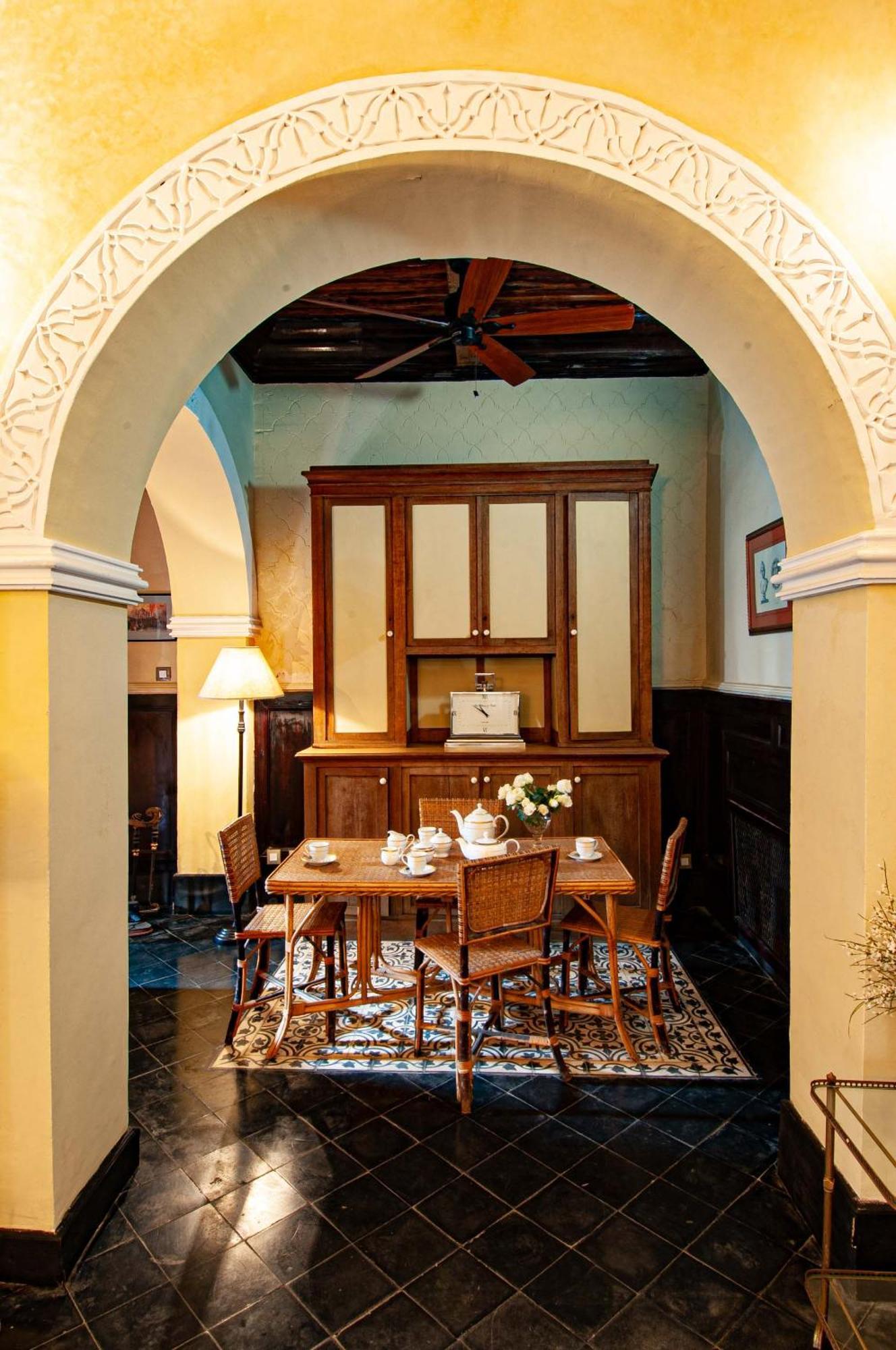 אסאוירה Riad Callas מראה חיצוני תמונה
